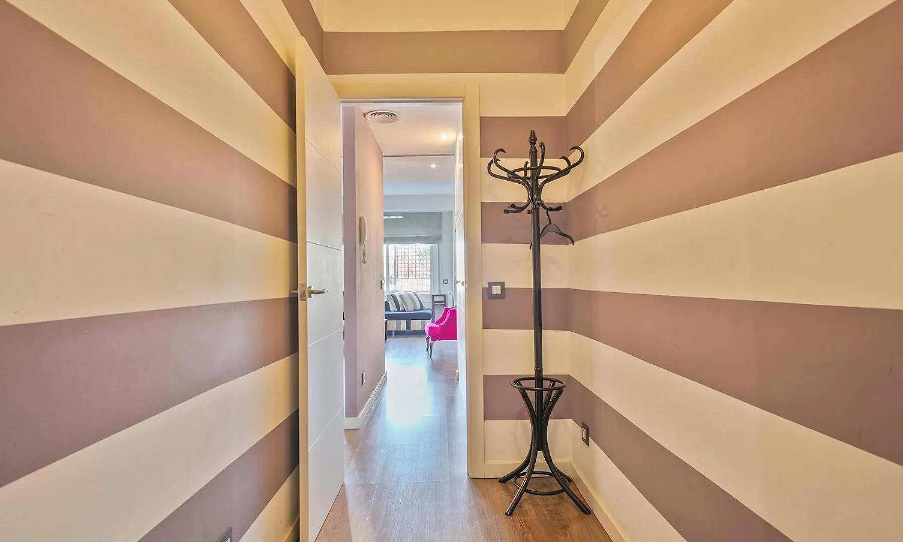 Luxury Muntaner Plaza Apartment Barcelona 0*,  Spain